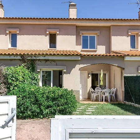 Casa Con Piscina Comunitaria *